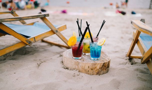 Summer drinks with blur beach on background - Zdjęcie, obraz