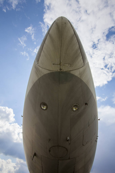 bir ticari uçağın burun konisi ön Close-Up - Fotoğraf, Görsel