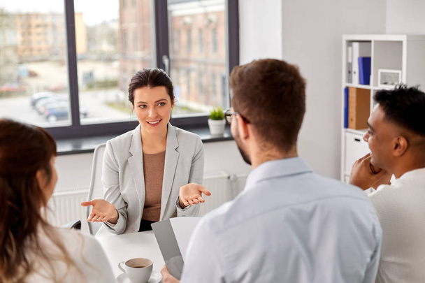 recruiters having job interview with employee - Foto, Bild