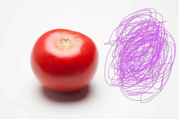 tomate, sano y saludable de color rojo sobre fondo blanco - Foto, imagen