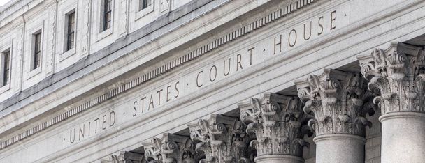 Gerichtshaus der Vereinigten Staaten. Fassade des Gerichtsgebäudes mit Säulen, Lower Manhattan New York USA - Foto, Bild