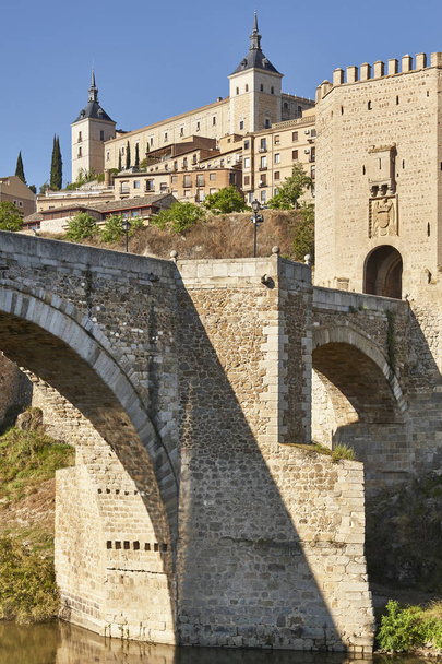 Architektura Toledo. Hiszpański średniowieczny zabytkowy świat dziedzictwo si - Zdjęcie, obraz