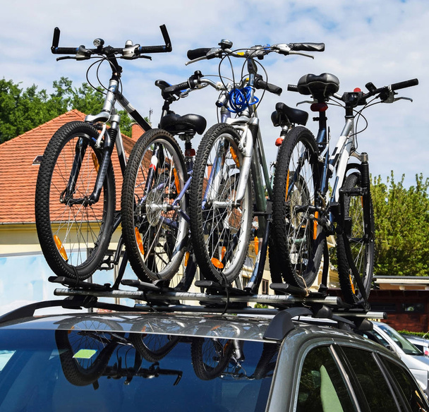 Bicycles on the top of a car - Photo, Image