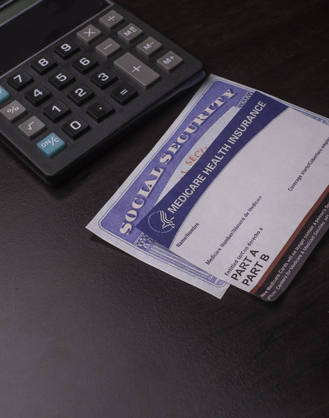 Cartões utilizados na reforma para a segurança financeira e para fornecer
 - Foto, Imagem