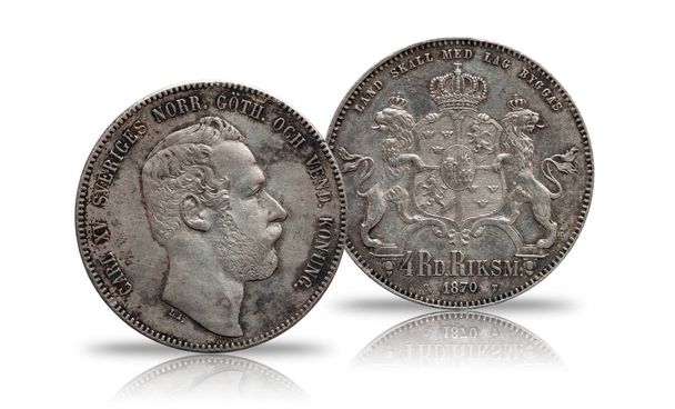 Suecia Noruega moneda de plata cuatro 4 taler rigsdaler acuñado 1870 Carl XV aislado sobre fondo blanco
 - Foto, Imagen