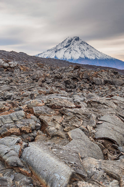 Monte Bolshaya Udina, maciço vulcânico, um dos complexos vulcânicos no Kamchatka, Rússia
. - Foto, Imagem