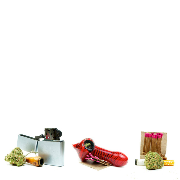 konzeptionelle Zusammensetzung von Marihuana isoliert auf weißem Hintergrund. - Foto, Bild