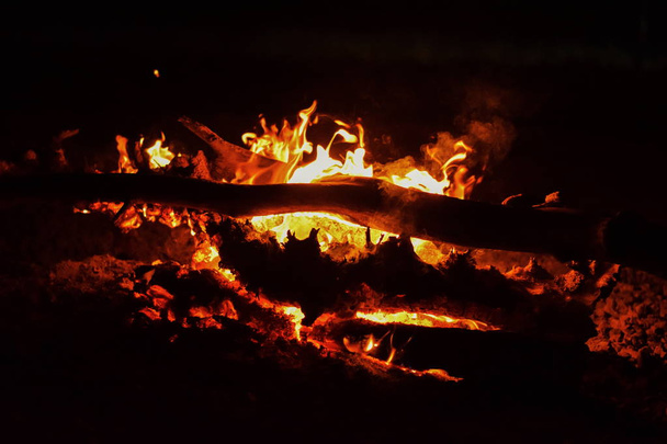 Campfire along the shores of Lake Magadi, Kenya - Valokuva, kuva