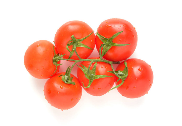 Branche de tomates mûres sur fond blanc
 - Photo, image