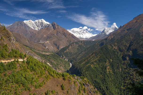 Himalayas mountain landscape in Everest region, Nepal - Fotoğraf, Görsel