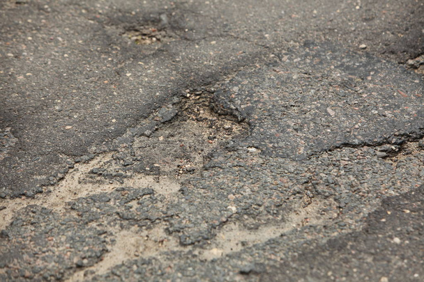 Çatlama asfalt yol sokak şehir - Fotoğraf, Görsel
