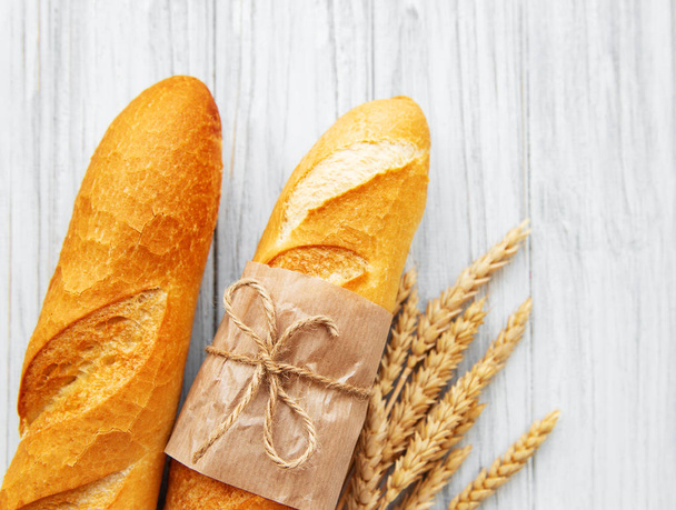 frissen sült kenyér baguette - Fotó, kép