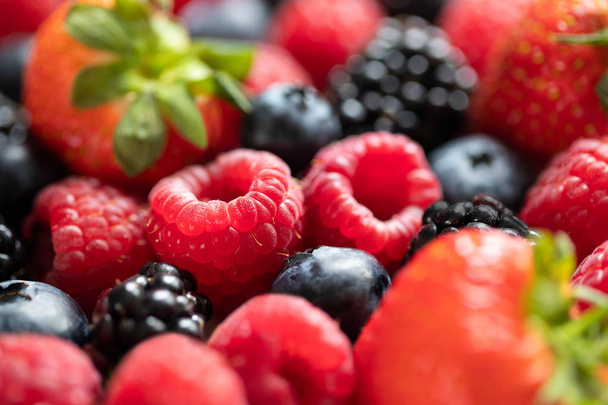 Full Frame Short Of Assorted Berries Strawberry Blueberry Raspbe - Foto, immagini