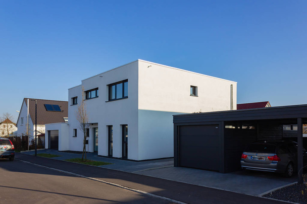 maison moderne abri voiture et garage
 - Photo, image