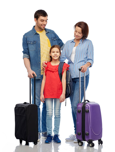 happy family with travel bags - Zdjęcie, obraz
