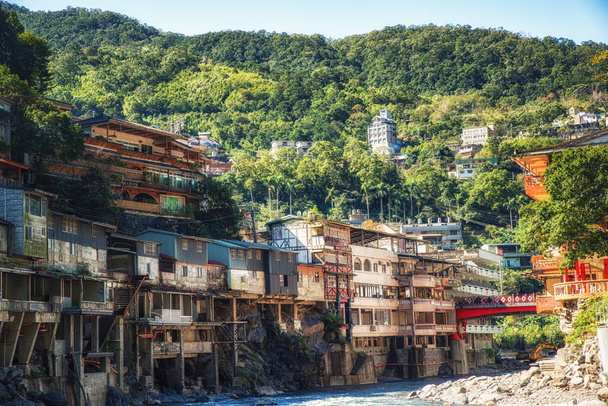 Village et rivière Wulai, Taiwan
 - Photo, image