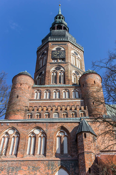 Torre de la iglesia Dom St. Nikolai en Greifswald
 - Foto, Imagen