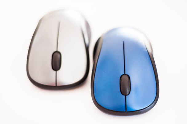 mouse wireless blu e grigio isolato su sfondo bianco
 - Foto, immagini