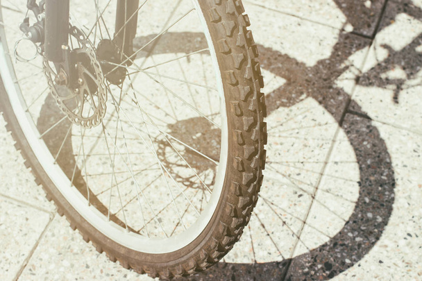 Rueda de bicicleta y neumático parte grunge fondo
 - Foto, Imagen