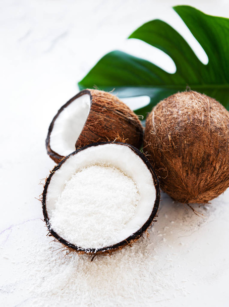 Свіжі сушені кокосові чіпси
 - Фото, зображення