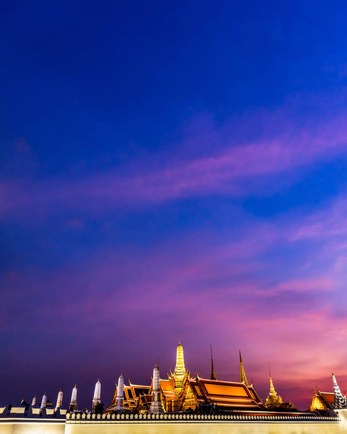 Wat Phra si Rachana Satsadaram v době soumraku. - Fotografie, Obrázek