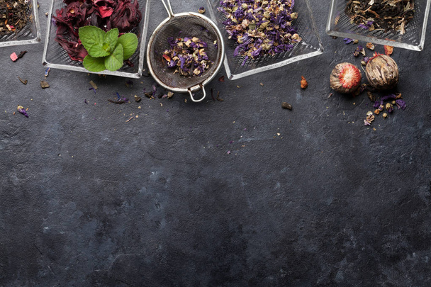 Bitkisel ve meyve kuru çaylar seti - Fotoğraf, Görsel
