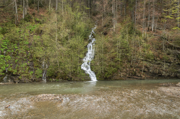 Mountain waterfall in the forest - Zdjęcie, obraz