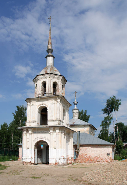 Bezhetsk, Russia - July 24, 2011: Holy Cross Temple. Bezhetsk, Tver region - Zdjęcie, obraz