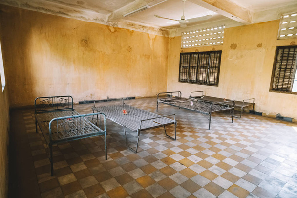 クメール・ルージュ高校S-21の刑務所が拷問と処刑センターに変わった. - 写真・画像