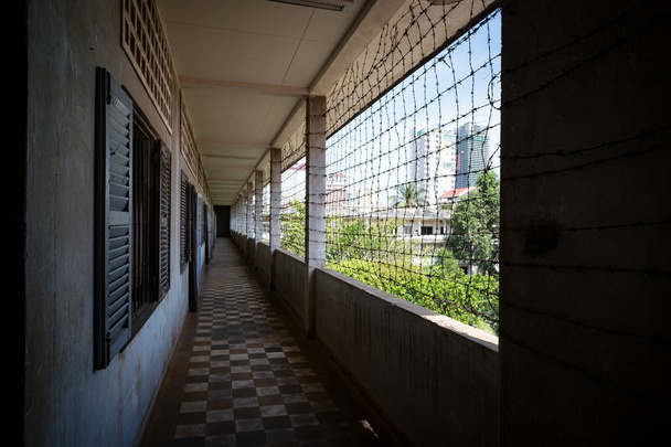 Gevangeniscel van S21 de beruchte Martel gevangenis door de Rode Khmer in Phnom Penh - Foto, afbeelding