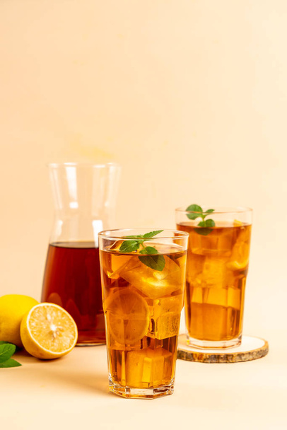glass of ice lemon tea - Фото, изображение