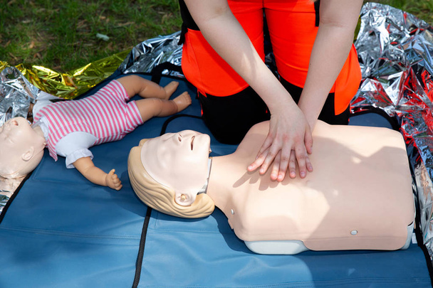 Séminaire sur les premiers soins CPR
 - Photo, image