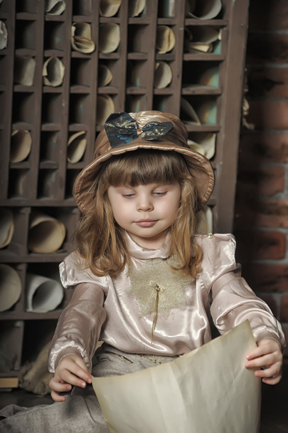 Retro stylized photo girl at the post office - Valokuva, kuva