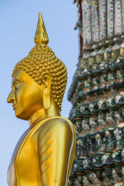 2011.04.30, Bangkok, Thailand. Structure of Wat Arun on background of blue sky. Temple of Dawn. Sights of Bangkok. - Fotó, kép