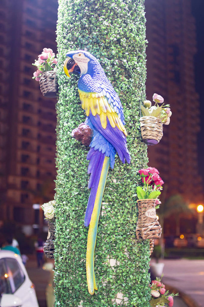 Satılık dekorasyon için plastik Papağan - Fotoğraf, Görsel
