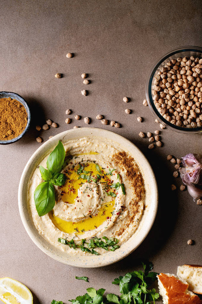 Hummus with olive oil and ground cumin - Foto, Imagem