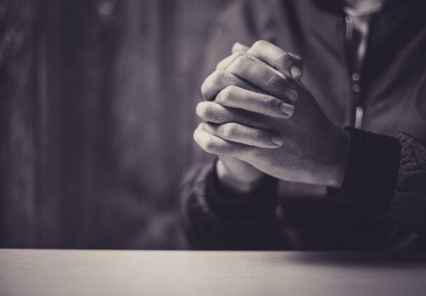 Praying - Φωτογραφία, εικόνα