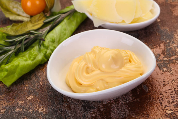 Molho de queijo na tigela
 - Foto, Imagem