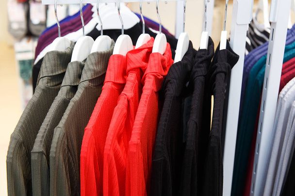 Κατάστημα ρούχων για τον σχεδιασμό ενδυμάτων. - Φωτογραφία, εικόνα