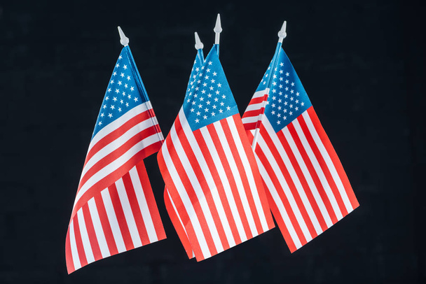a feketén izolált nemzeti amerikai zászló - Fotó, kép