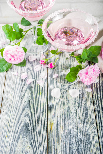 rosa Rose Cocktail Reis und Rosen - Foto, Bild