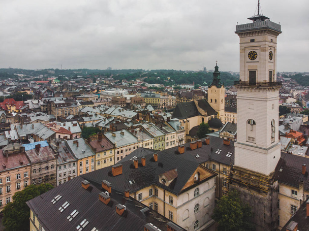 вид з повітря на центр старого європейського міста з красивою архітектурою
 - Фото, зображення