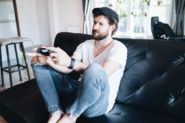 A man playing video games - Foto, Imagem