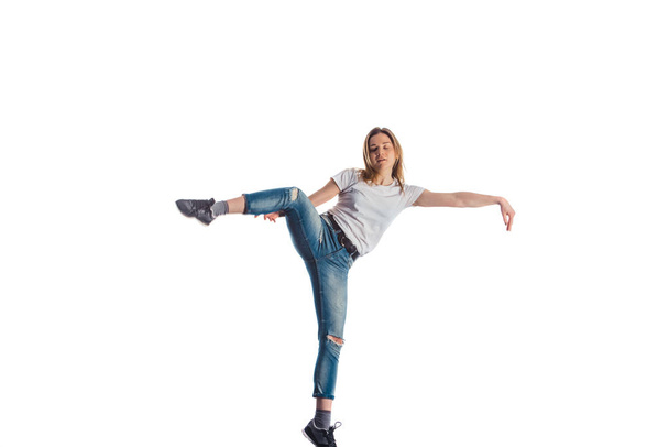Chica haciendo ejercicio aeróbico
 - Foto, Imagen