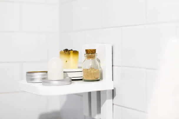 Zero waste bathroom concept. Eco natural solid shampoo in metal  - Foto, afbeelding