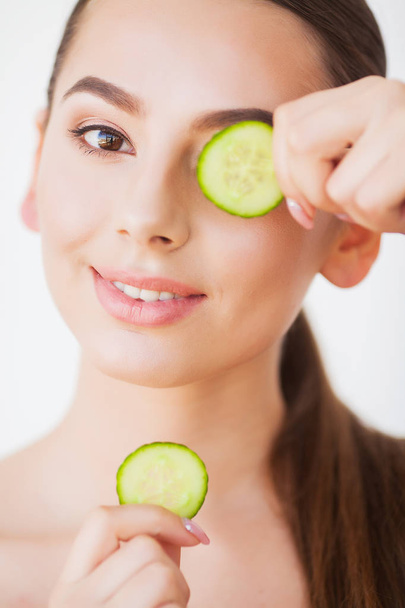 Skin Care. Beauty Woman Face With Fresh Skin In Spa - Foto, Bild