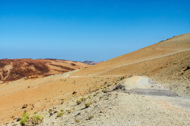 пешеходная тропа к вершине к песчаной Монтане Бланка
  - Фото, изображение