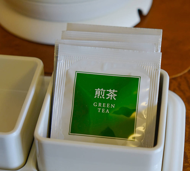 Чайні пакети зеленого чаю
 - Фото, зображення