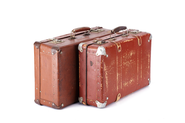 twee lederen bruin leeftijd Vintage koffers geïsoleerd op wit - Foto, afbeelding
