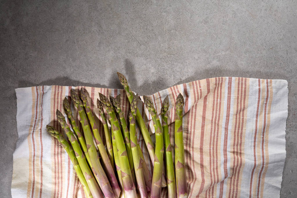 Organic green asparagus from above - Fotoğraf, Görsel